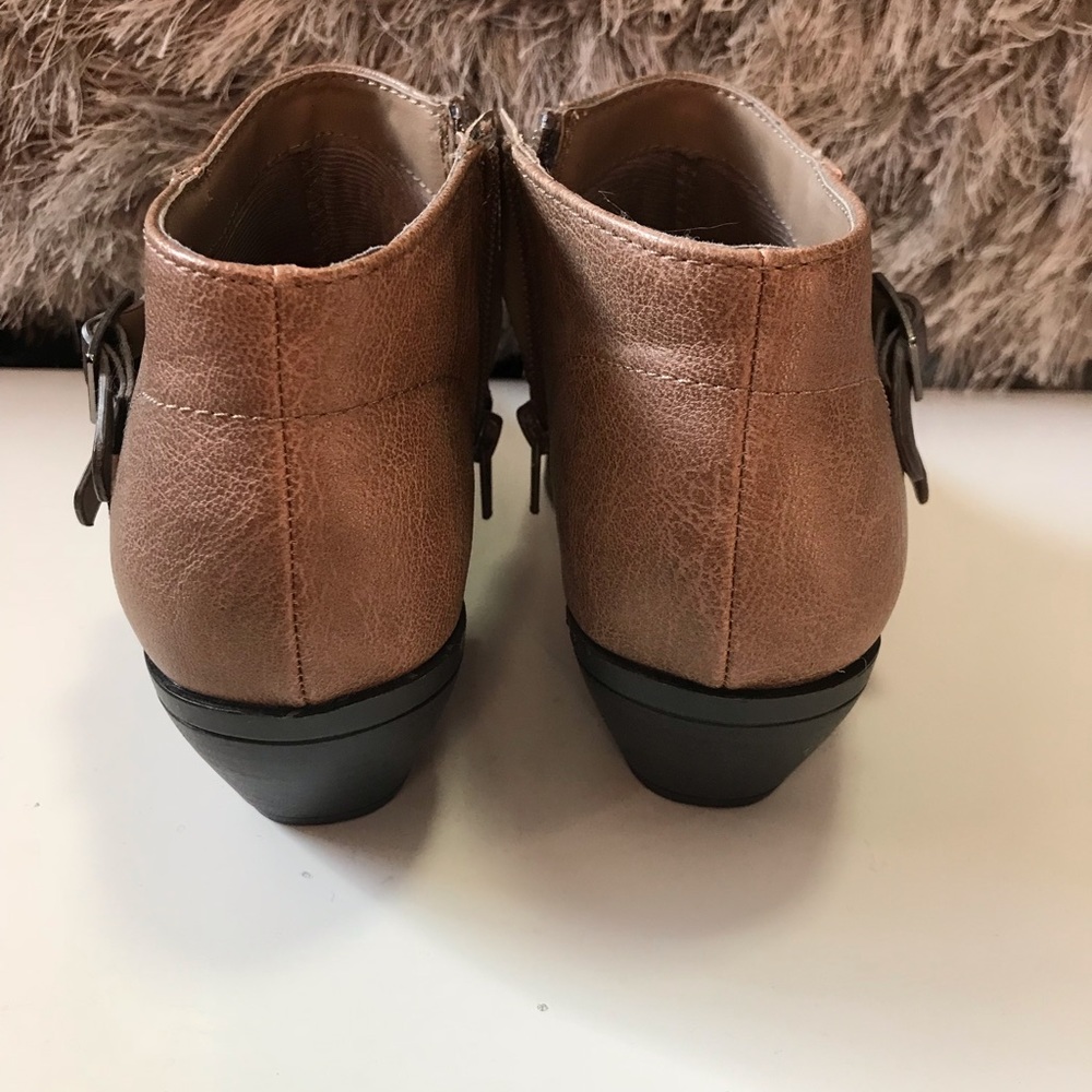Booties 🍁Perfect for Fall 🍁 - Picture 2 of 4